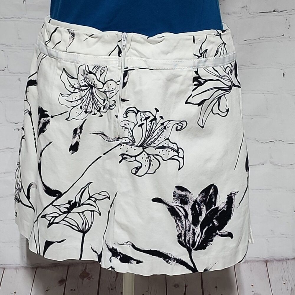 Alanni White Black Floral Print Skort Size 12 Built-in Shorts